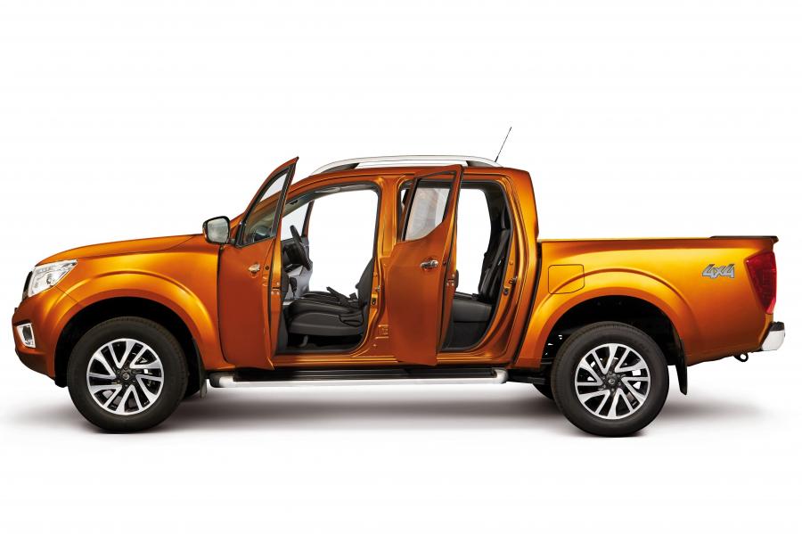  Nissan Navara Double Cab (D23) 2017 года  (ZA) (фото 6 из 26)